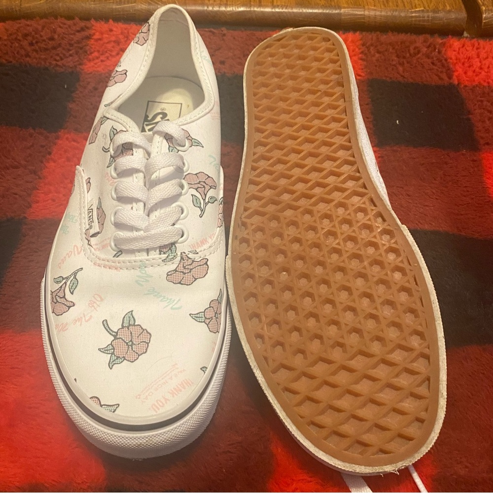 Boys Vans, floral pattern, barely used, amazing condition